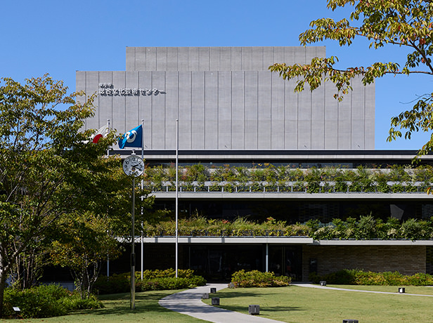 枚方市総合文化芸術センター本館